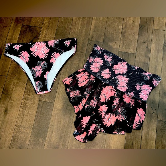 4x two piece of black and pink swimsuit brand new never worn - Picture 1 of 2
